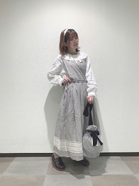 「エプロンワンピース」｜「アイテム（その他）」を使った、moe_sm2さん（レディース・156cm）の秋コーディネート