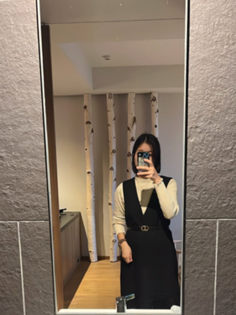 ジャンパースカートを使った「Dior」の人気ファッションコーディネート 