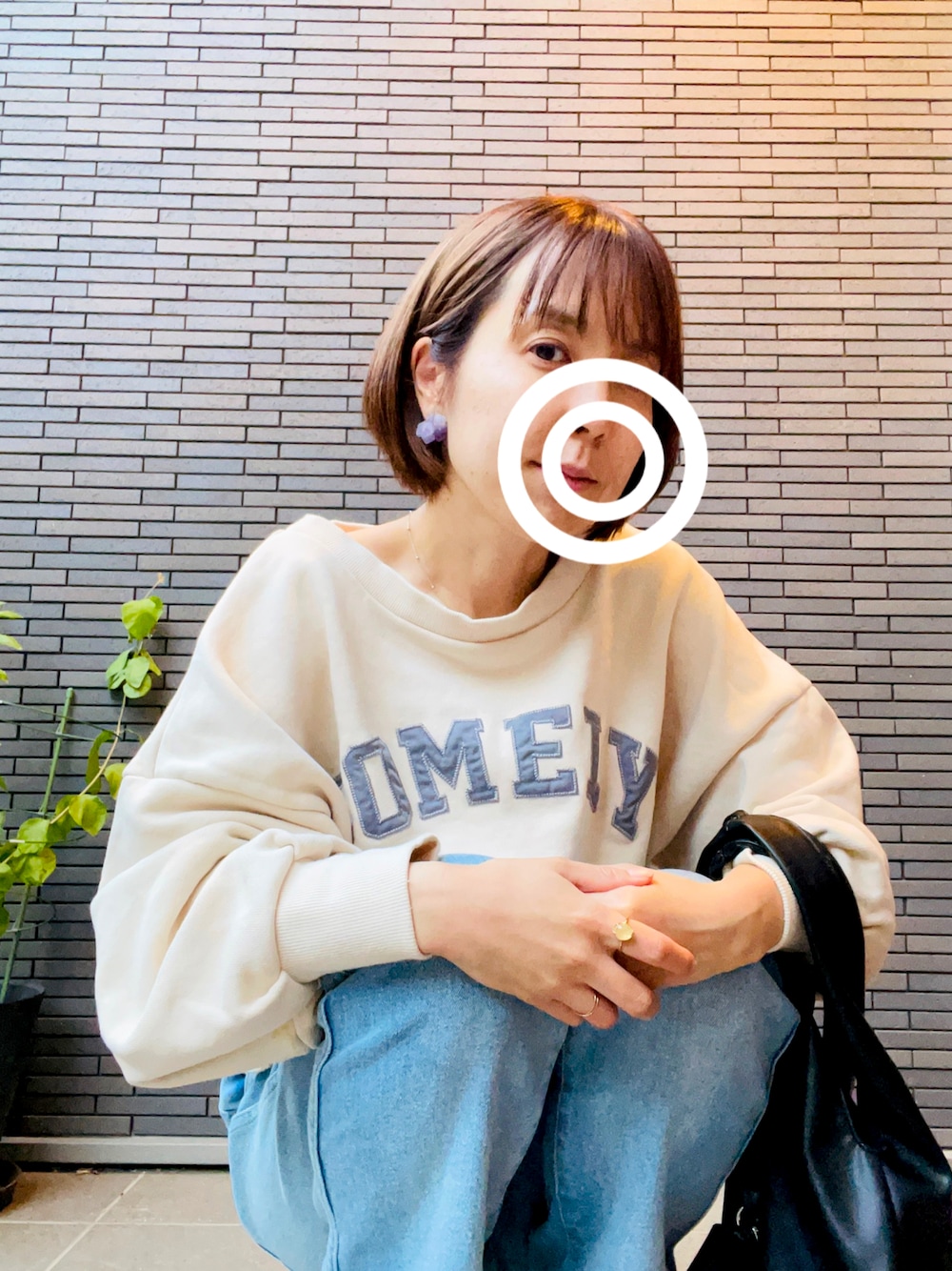 「カジュアルコーデ、スエット、デニムパンツ、シアーブーツ、ピアス、天然石ピアス、ウスイロデニム」｜「tichecaのアイテム（ピアス（両耳用）、パープル系）」を使った、hukhukhukさん（レディース・149cm）の秋コーディネートの1枚目の写真