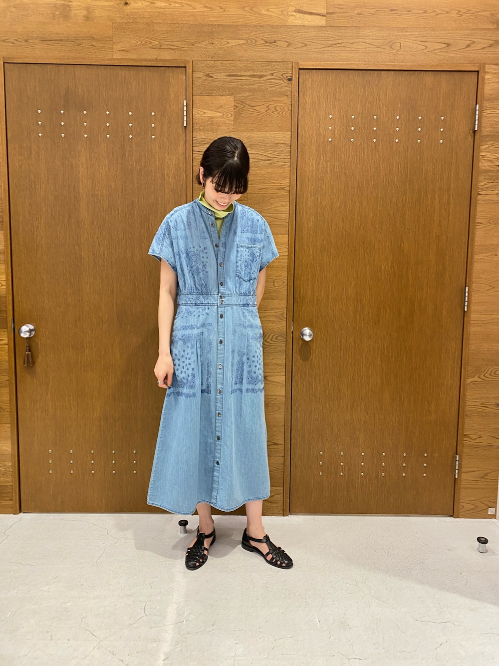 FIL DE FER｜プリントブリーチデニム　スタンドネックワンピース プリントブリーチデニム スタンドネックワンピースを使った人気