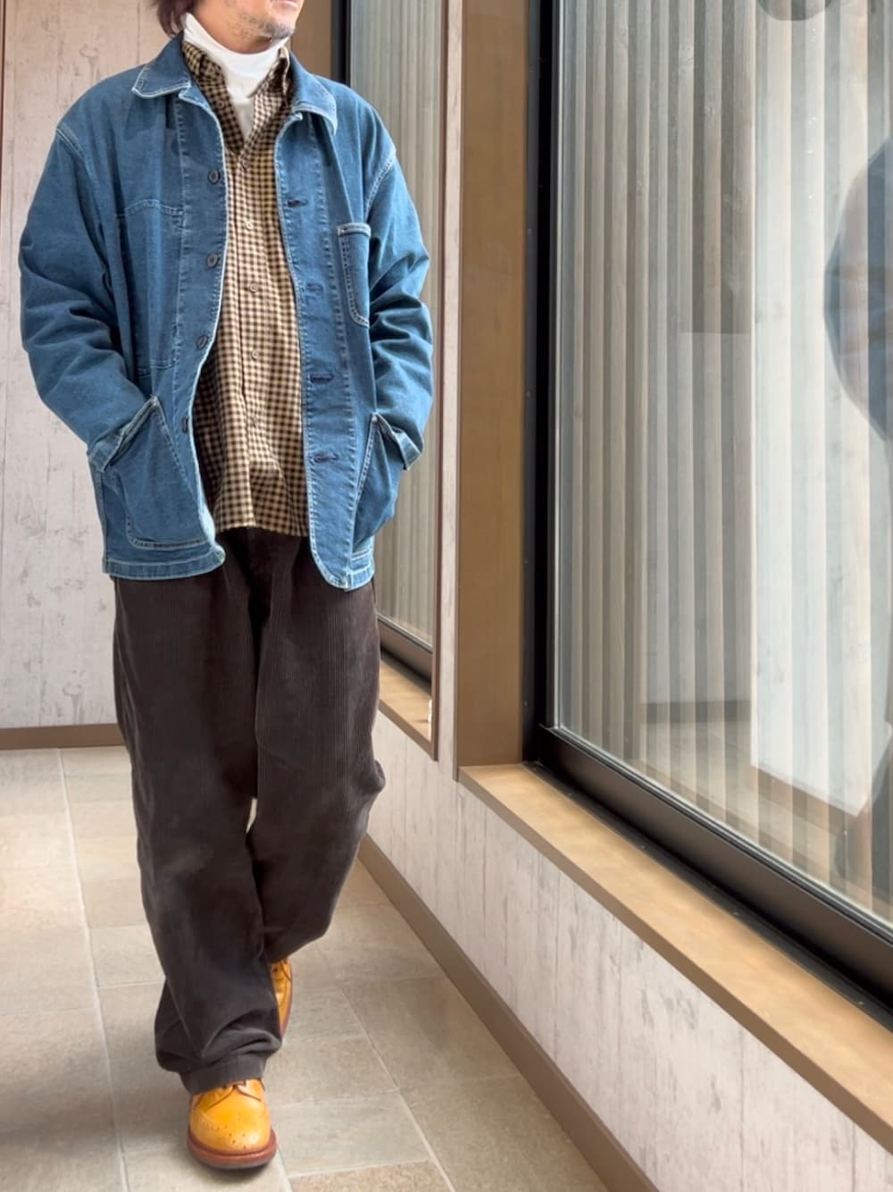 「メンズファッション、秋冬コーデ、今日のコーデ、シャツスタイル、冬、メンズコーデ、カジュアルコーデ、デニムコーデ、デニムジャケット、大人カジュアル、ユニクロ、UNIQLO、大人コーデ、オトナカジュアル、革靴」｜「Tricker'sのアイテム（シューズ、その他）」を使った、平さん（メンズ・175cm）の冬コーディネートの1枚目の写真