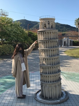 「ADAM ET ROPE'（アダムエロペ）のアイテム（トレンチコート）」を使った、e.さん（レディース・151cm）の夏コーディネート