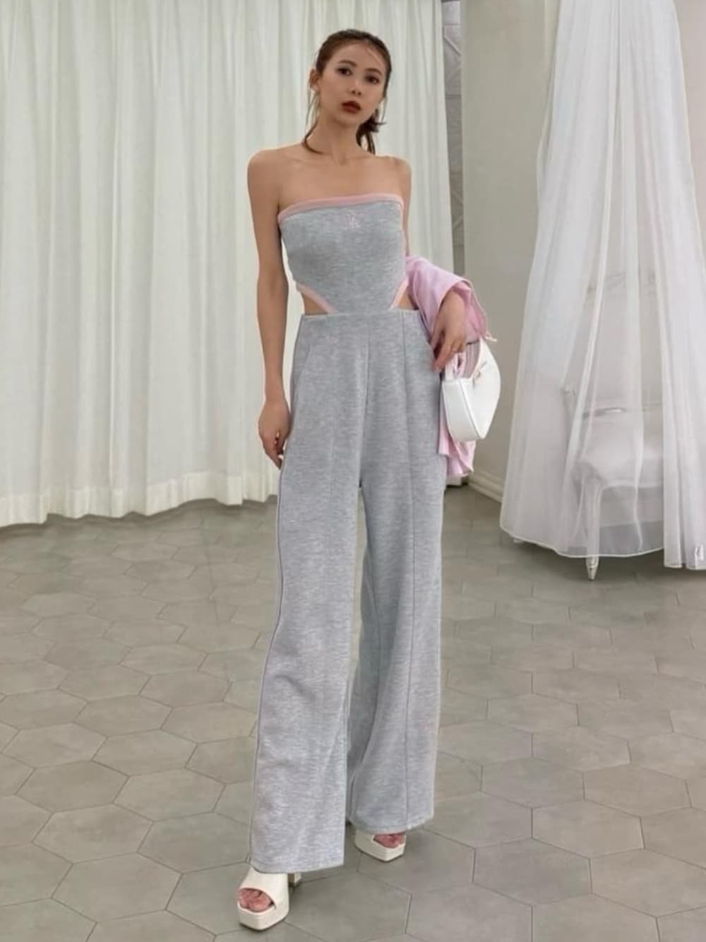 MLB】カットアウトベアオールインワンを使った人気ファッション