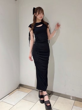 「ROYAL PARTY（ロイヤルパーティー）のギャザーストリングカットアウトトップス（Tシャツ/カットソー、ブラック系）」を使った、ROYALPARTYさん（レディース・155cm）の夏コーディネート
