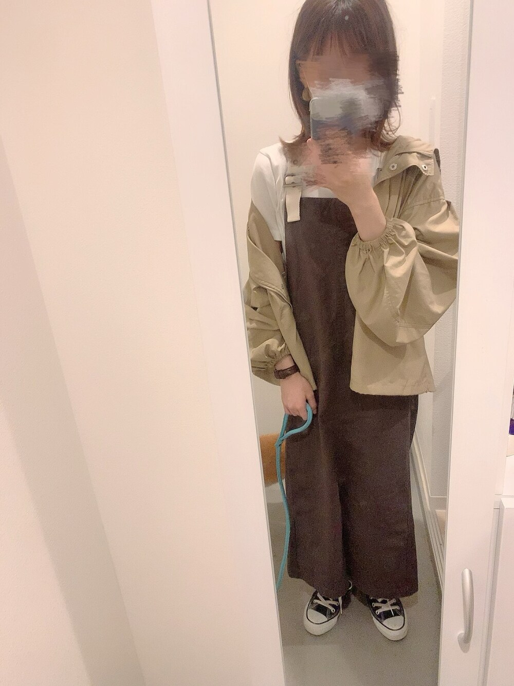 「さんぽ、いぬのお散歩、ラクチンコーデ、らくちん、ゆるコーデ、カジュアルコーデ、スニーカー、白Tシャツ」｜「CONVERSEのCONVERSE(コンバース)NEXTAR(ネクスター) 110HI(NXHI)（スニーカー、ブラック系）」を使った、ちーさん（レディース・155cm）の夏コーディネートの1枚目の写真