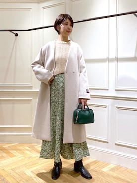 「白ニット」｜「アイテム（ノーカラーコート）」を使った、mahoさん（レディース・170cm）の秋コーディネート