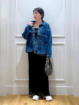 「EU,US NEW BALANCE（イーユーユーエスニューバランス）のアイテム」を使った、mahoさん（レディース・162cm）の秋コーディネート