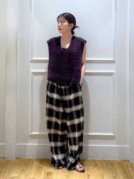 「アイテム（ベスト、レッド系）」を使った、mahoさん（レディース・162cm）の秋コーディネート