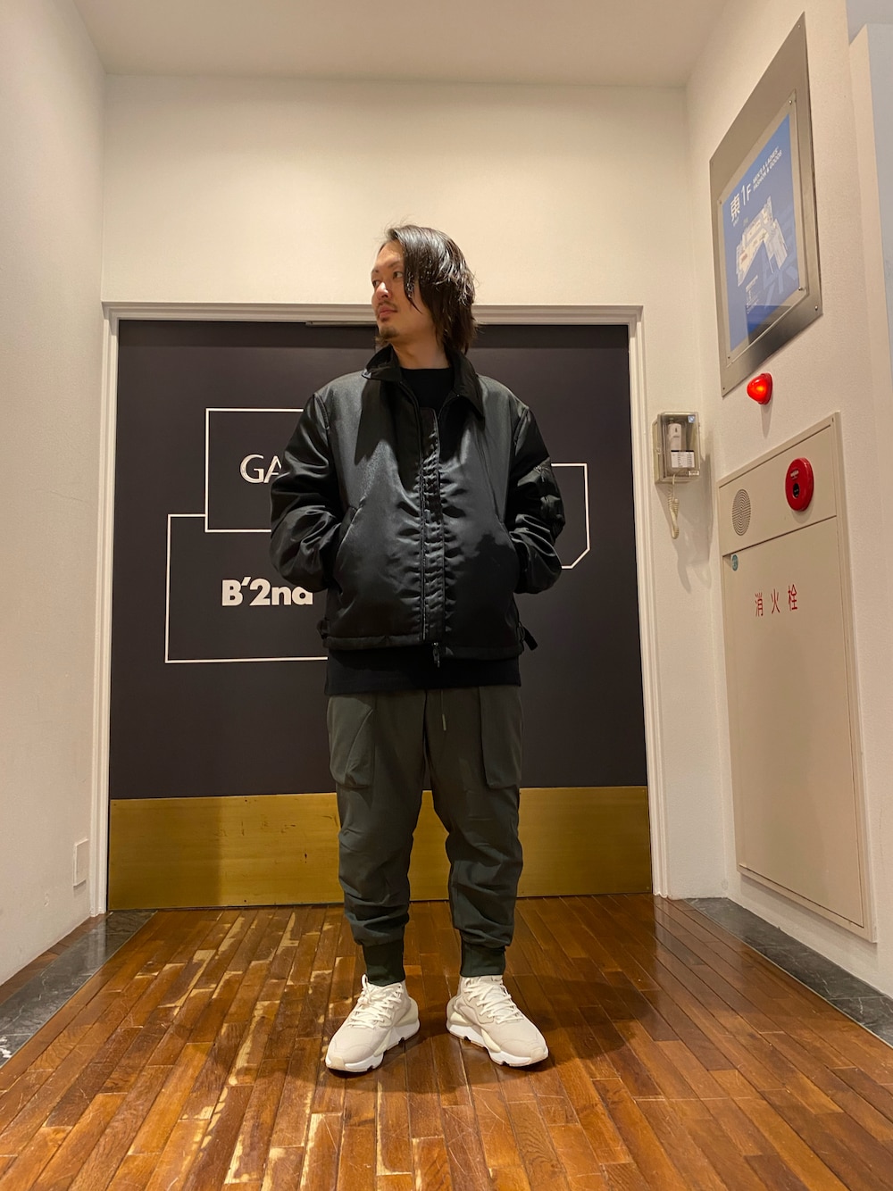 「秋のコーデ、LHP、スポーツミックス、モード、Y-3、シンプルコーデ、名古屋PARCO、lhp名古屋PARCO、ラブアンドピース2021」｜「A4AのA4A/エーフォーエー/ブロックチェックロンT/Blockcheck L/S T-Shirts（Tシャツ/カットソー、ブラック系）」を使った、kazuya muraiさん（メンズ・168cm）の秋コーディネートの1枚目の写真