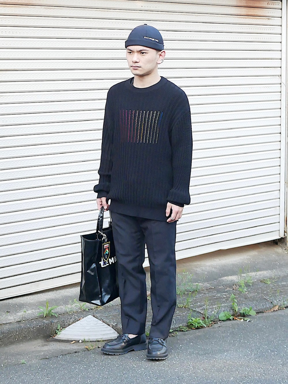 「低身長男子、soe、GUコーデ、米津玄師、KIJIMA TAKAYUKI、ロールキャップ、フィッシャーマンキャップ、シアートップス、シアーニット、プリントTシャツ、テーパードパンツ、ビットローファー、pvcバッグ、黒ニット」｜「ブログ・YouTubeのアイテム（その他、その他）」を使った、小柄の小松@162cmさん（メンズ・162cm）の春コーディネートの1枚目の写真