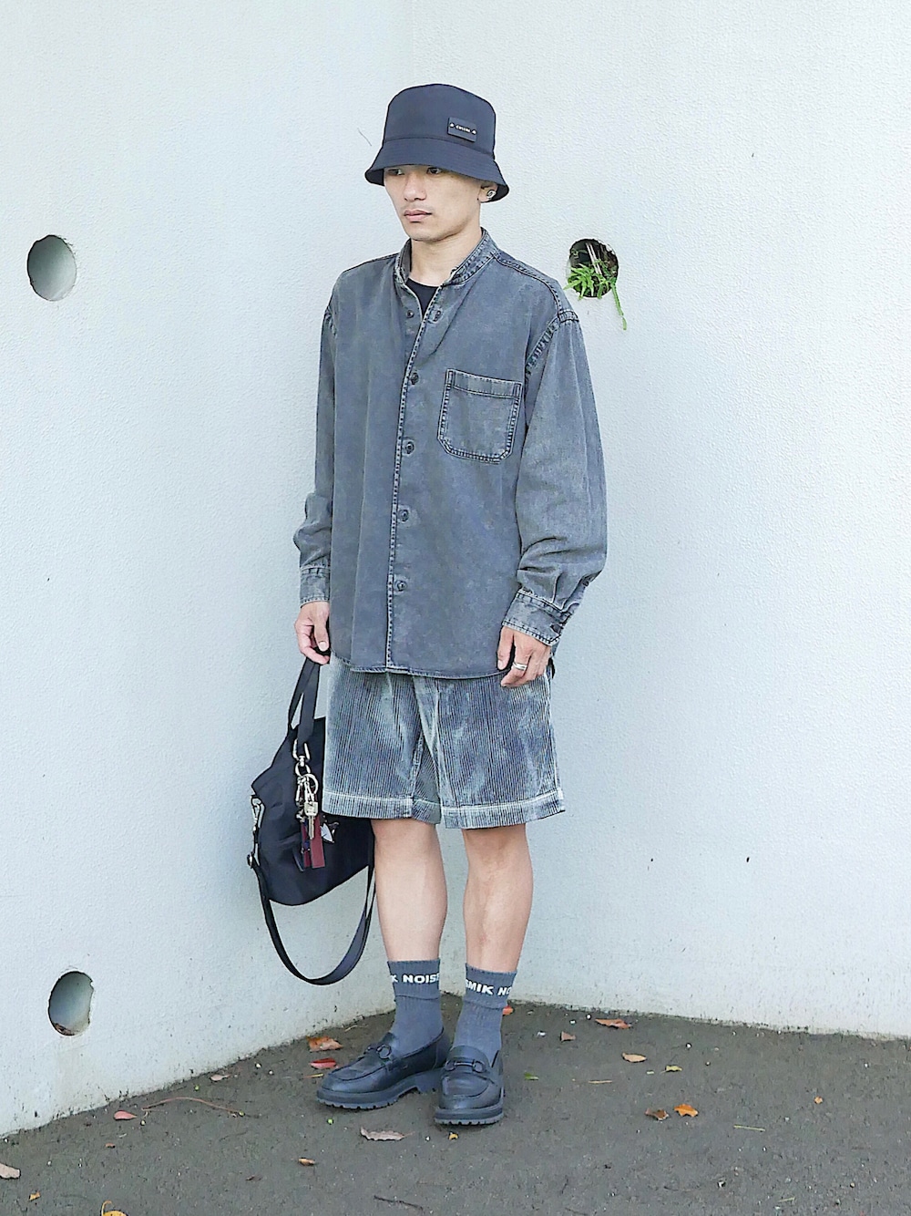 「低身長、低身長男子、低身長コーデ、soe、GUコーデ、gu×undercover、agnes b.、CULLNI、デニムシャツ、グレーシャツ、スタンドカラー、スタンドカラーシャツ、短パン、コーデュロイショーツ、コーデュロイパンツ」｜「ブログ・YouTubeのアイテム（その他、その他）」を使った、小柄の小松@162cmさん（メンズ・162cm）の秋コーディネートの1枚目の写真