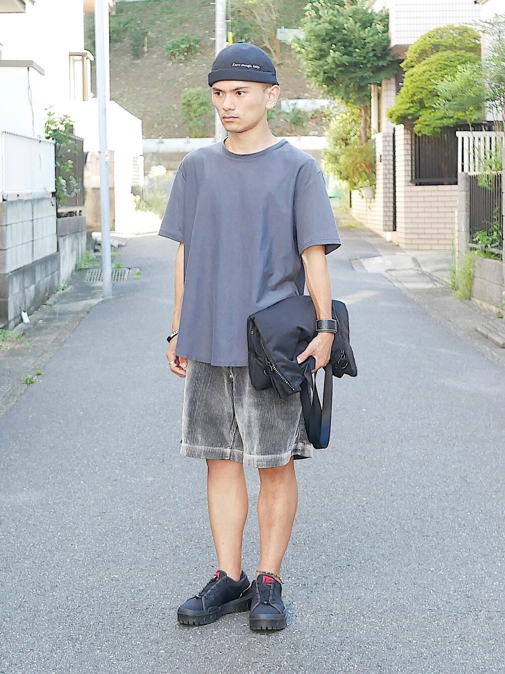 「低身長、低身長男子、低身長コーデ、soe、ユニクロU、オニツカタイガー、KIJIMA TAKAYUKI、PADRONE、LOEWE、コーデュロイパンツ、コーデュロイショーツ、短パン、アンクレット、ブレスレット、クラッチバッグ」｜「ブログ・YouTubeのアイテム（その他、その他）」を使った、小柄の小松@162cmさん（メンズ・162cm）の秋コーディネートの1枚目の写真