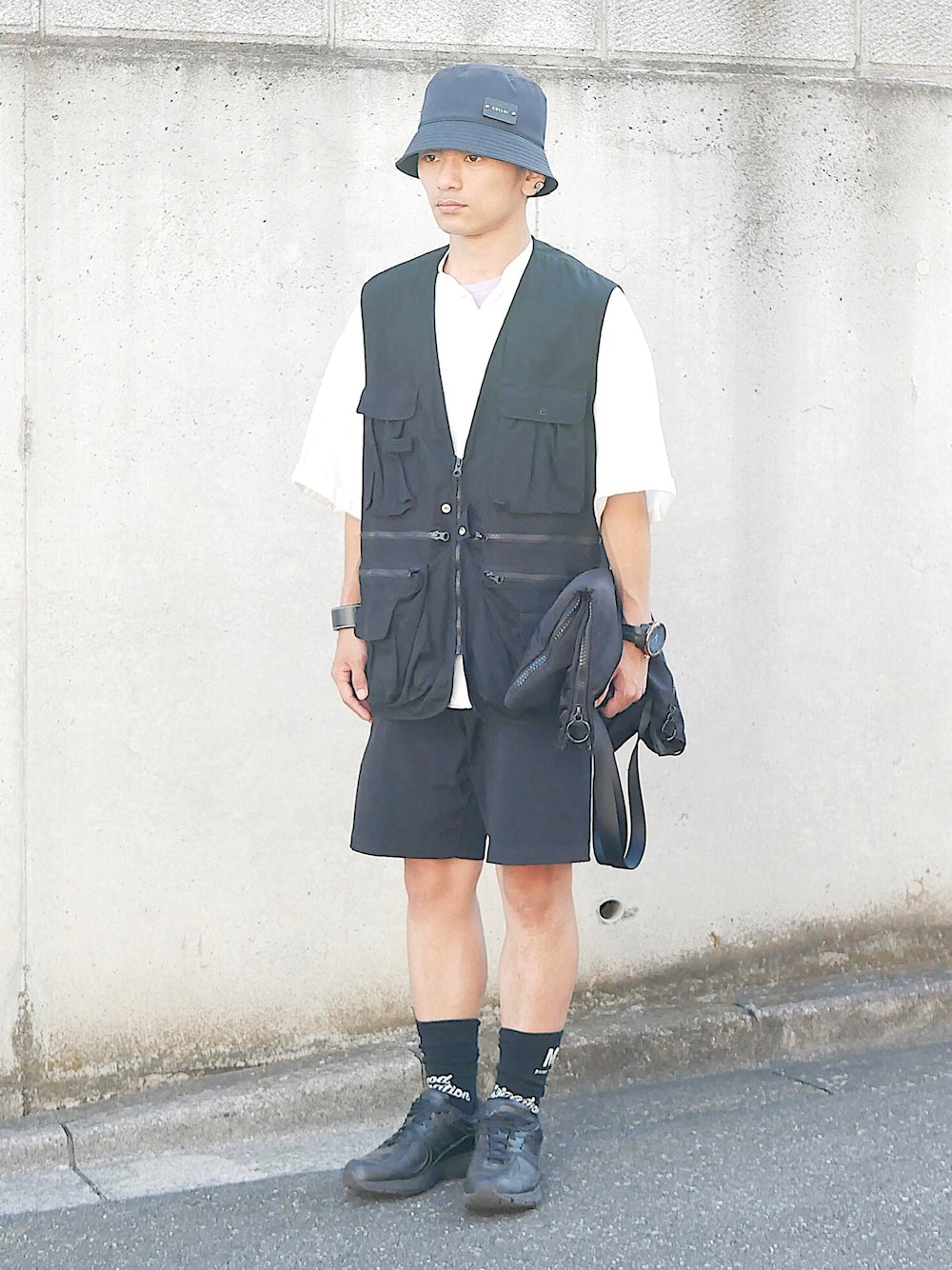「低身長男子、FreshService、MUJI Labo、ユニクロセオリー、GU×MIHARAYASUHIRO、2002R、ユニクロU、UNIQLO U、LOEWE、CULLNI、フィッシングベスト、スタンドカラーシャツ、シアサッカー、短パン、黒ソックス」｜「ブログ・YouTubeのアイテム（その他、その他）」を使った、小柄の小松@162cmさん（メンズ・162cm）の秋コーディネートの1枚目の写真