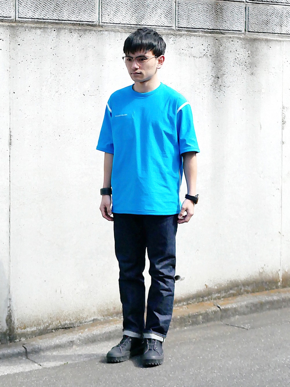 「低身長男子、GU×beautiful people、GUコーデ、UNIQLO U、ユニクロU、オニツカタイガー、LOEWE、Paul Smith、リバーシブルTシャツ、ライトブルー、セルビッチデニム、ストレートデニム、黒スニーカー、ブレスレット、５分袖」｜「ブログ・YouTubeのアイテム（その他、その他）」を使った、小柄の小松@162cmさん（メンズ・162cm）の春コーディネートの1枚目の写真