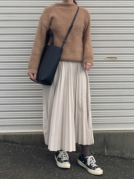 「ベロアスカート」｜「アイテム（スニーカー）」を使った、Aさん（レディース・156cm）の冬コーディネート
