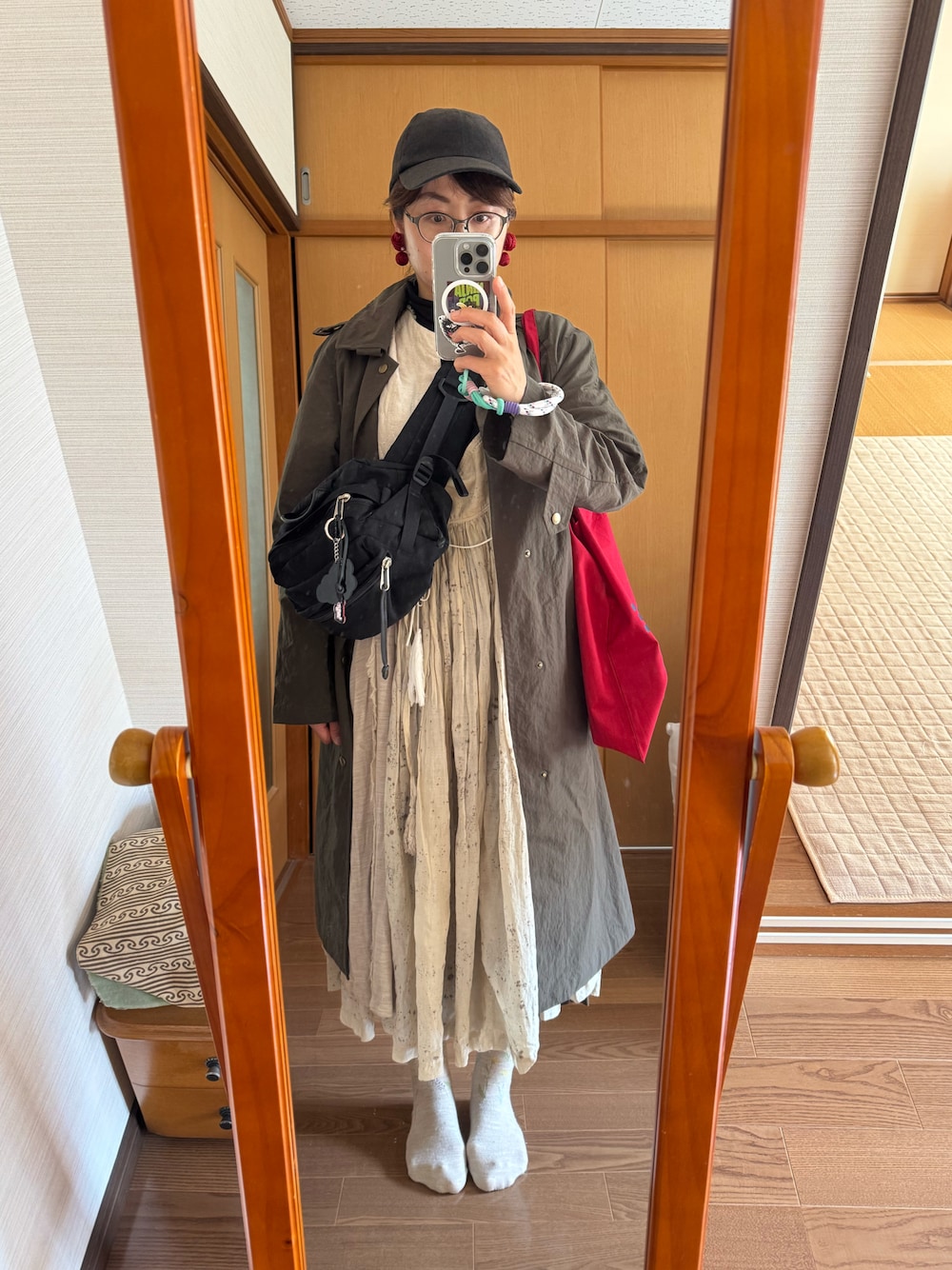 「Tabrikのアイテム（ワンピース、グレー系）」を使った、miiさん（レディース・163cm）の春コーディネートの1枚目の写真