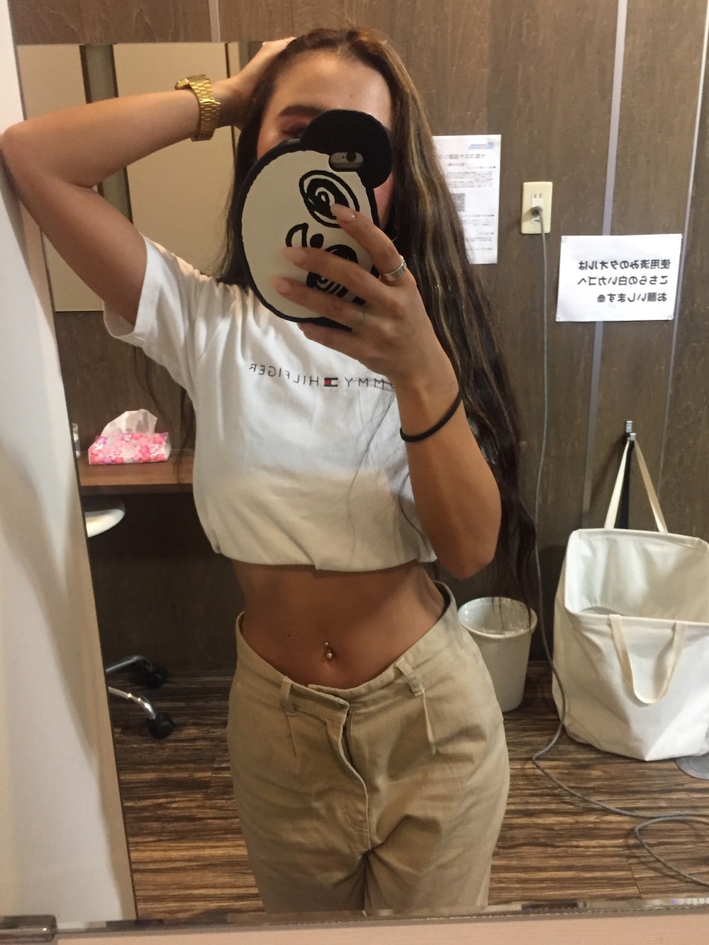 「シンプルコーデ、低身長、パンツコーデ、メンズライク、TOMMY HILFIGER、キッズサイズ、Tシャツ、白Tシャツ」｜「TOMMY HILFIGERのアイテム（Tシャツ/カットソー、ホワイト系）」を使った、ᏝᏬᏉᏕᎥƈ 🐻❤️さん（レディース・152cm）の秋コーディネートの1枚目の写真