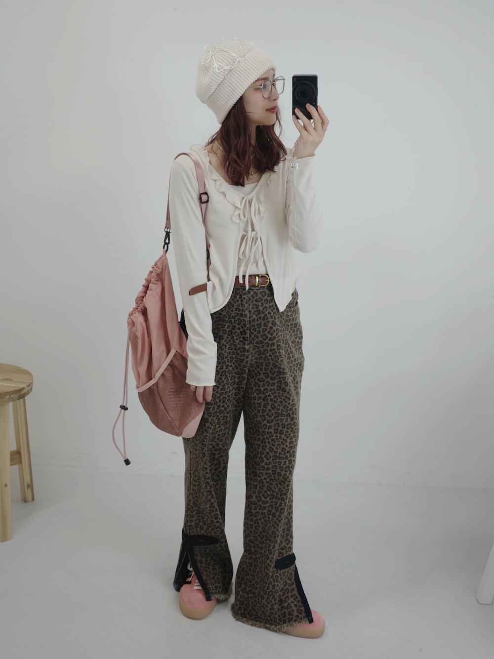 安中亜美さんの「Casselini(キャセリーニ)リボンデコレーションワッチ（Casselini）」を使ったコーディネートの1枚目の写真