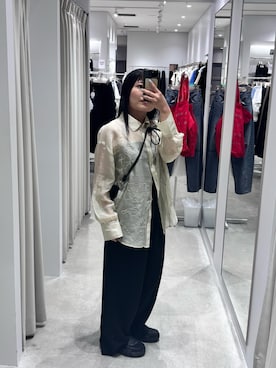 「SENSE OF PLACE by URBAN RESEARCH(センスオブプレイスバイアーバンリサーチ)の撥水 コードハンドルパフバッグ(ハンドバッグ、ブラック系)」を使った、ayanaさん(レディース・150cm)の春コーディネート