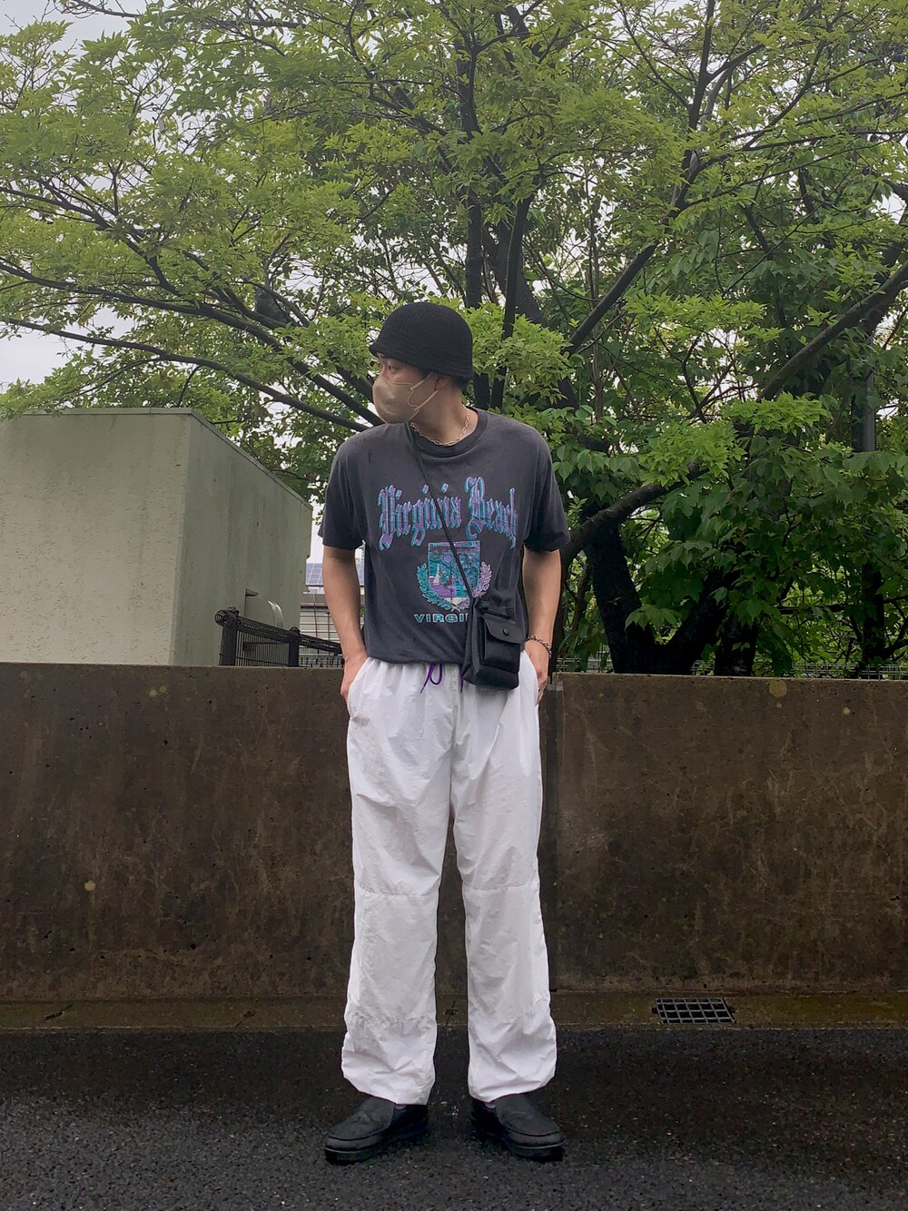 「FUDGEBOYのトラッドスタイル、いいね、save、フォローお願いします🤑、おしゃれさんと繋がりたい、メトロハット、古着、古着MIX、古着コーデ、古着好きな人と繋がりたい、トレーニングパンツ、Kastane、kastane_ootd、WHIMSIC」｜「WHIMSICの【WHIMSIC】ニットメトロハット（ハット、ブラック系）」を使った、おさDさん（メンズ・178cm）の春コーディネートの1枚目の写真