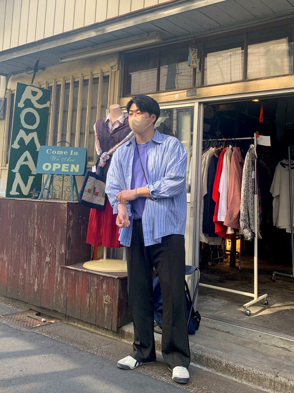 「ごきげんウィーク、休日コーデ、オトナカジュアル、カジュアルコーデ、おしゃれさんと繋がりたい、いいね、save、フォローお願いします🤑、パープル、ラコステ、Kastane、kastane_ootd、WHIMSIC」｜「WHIMSICの【WHIMSIC】パッチワークストライプシャツ（シャツ/ブラウス、ブルー系）」を使った、おさDさん（メンズ・178cm）の春コーディネートの1枚目の写真