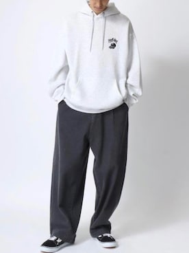 「Lazar（ラザル）のアイテム（デニムパンツ）」を使った、Lazarさん（メンズ・177cm）の冬コーディネート