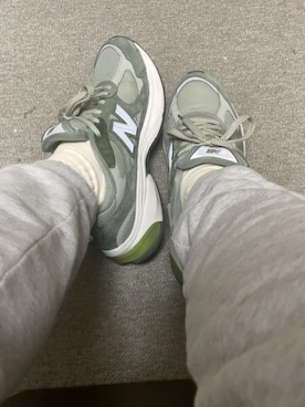 「LACOSTE（ラコステ）のエッセンシャルテーパードスウェットパンツ（スウェットパンツ、グレー系）」を使った、りゅうたさん（メンズ・160cm）の春コーディネート