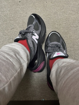 「LACOSTE（ラコステ）のエッセンシャルテーパードスウェットパンツ（スウェットパンツ、グレー系）」を使った、りゅうたさん（メンズ・160cm）の春コーディネート