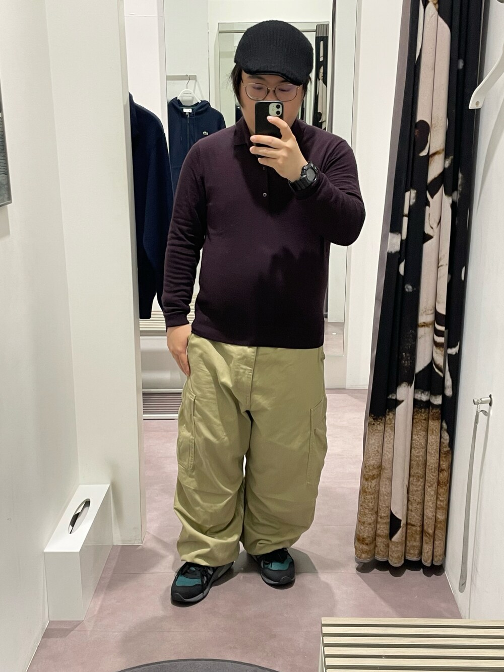 「秋のコーデ、秋コーデ、大人カジュアル、ぽっちゃり、低身長コーデ、ハンチング、UNIQLO、ニット、ポロシャツ、GU、カーゴパンツ、ワイドパンツ、ニューバランス、お洒落さんとつながりたい、いいね、save、フォローお願いします🤑」｜「LACOSTEのクロックエンブレムニットハンチング（ハンチング/ベレー帽、ブラック系）」を使った、りゅうたさん（メンズ・159cm）の秋コーディネートの1枚目の写真