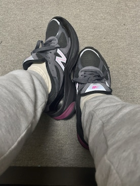 「LACOSTE（ラコステ）のエッセンシャルテーパードスウェットパンツ（スウェットパンツ、グレー系）」を使った、りゅうたさん（メンズ・160cm）の春コーディネート