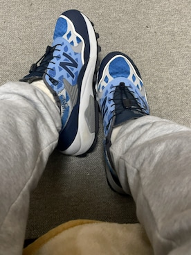 「LACOSTE（ラコステ）のエッセンシャルテーパードスウェットパンツ（スウェットパンツ、グレー系）」を使った、りゅうたさん（メンズ・160cm）の春コーディネート