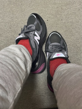 「LACOSTE（ラコステ）のエッセンシャルテーパードスウェットパンツ（スウェットパンツ、グレー系）」を使った、りゅうたさん（メンズ・160cm）の春コーディネート