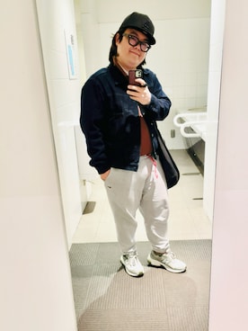 「LACOSTE（ラコステ）のエッセンシャルテーパードスウェットパンツ（スウェットパンツ、グレー系）」を使った、りゅうたさん（メンズ・160cm）の春コーディネート