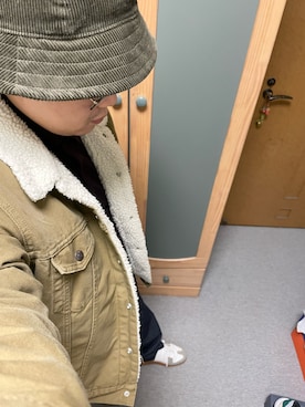 「ジャーマントレーナー」｜「アイテム（デニムジャケット）」を使った、りゅうたさん（メンズ・158cm）の秋コーディネート