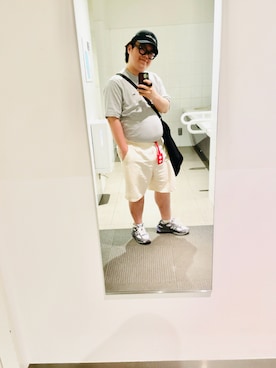 「LACOSTE（ラコステ）のリネン×レーヨンブレンドツイルショーツ（その他パンツ、ホワイト系）」を使った、りゅうたさん（メンズ・160cm）の春コーディネート
