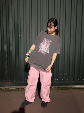 「ChevonのChevon まゆT(トリップver.)（Tシャツ/カットソー、ブラック系）」を使った、加賀 雪乃さん（レディース・160cm）の夏コーディネート