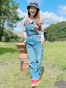 「OSHKOSH（オシュコシュ）のアイテム（サロペット/オーバーオール）」を使った、みーこさん（レディース・157cm）の秋コーディネート