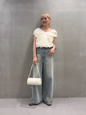 「KBF（ケイビーエフ）のWIDEレッグアジャストデニム（デニムパンツ、ブルー系）」を使った、ユイさん（レディース・164cm）の春コーディネート