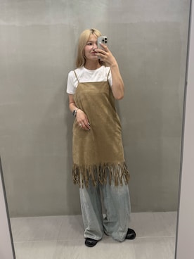 「KBF（ケイビーエフ）のピーチスキンフリンジキャミワンピース（ワンピース、ベージュ系）」を使った、ユイさん（レディース・164cm）の夏コーディネート