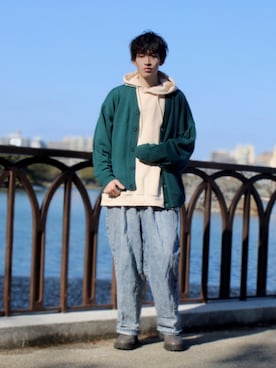 「shiki tokyo（シキトウキョウ）のアイテム（パーカー）」を使った、takumaさん（メンズ・178cm）の冬コーディネート