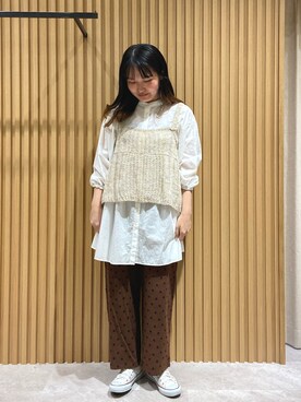 「スニーカーコーデ」｜「アイテム（チュニック）」を使った、ふくしま あやなさん（レディース・164cm）の秋コーディネート