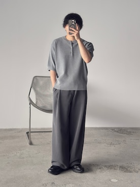 「WYM LIDNM（ウィム バイ リドム）のAZE H/S KNIT HENLEY（ニット/セーター、グレー系）」を使った、kurashinoiyashiさん（メンズ・158cm）の春コーディネート