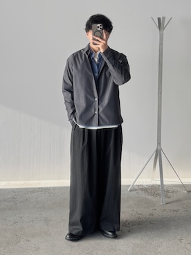 「WYM LIDNM（ウィム バイ リドム）のSLIGHT FLARE DOUBLE CLOTH BAGGY SLACKS（スラックス、グレー系）」を使った、kurashinoiyashiさん（メンズ・158cm）の春コーディネート