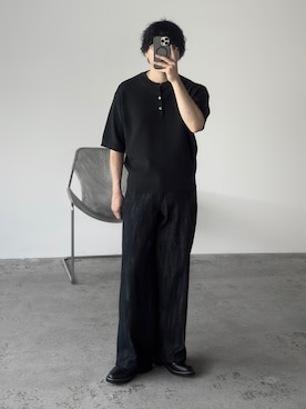 「WYM LIDNM（ウィム バイ リドム）のAZE H/S KNIT HENLEY（ニット/セーター、グレー系）」を使った、kurashinoiyashiさん（メンズ・158cm）の春コーディネート