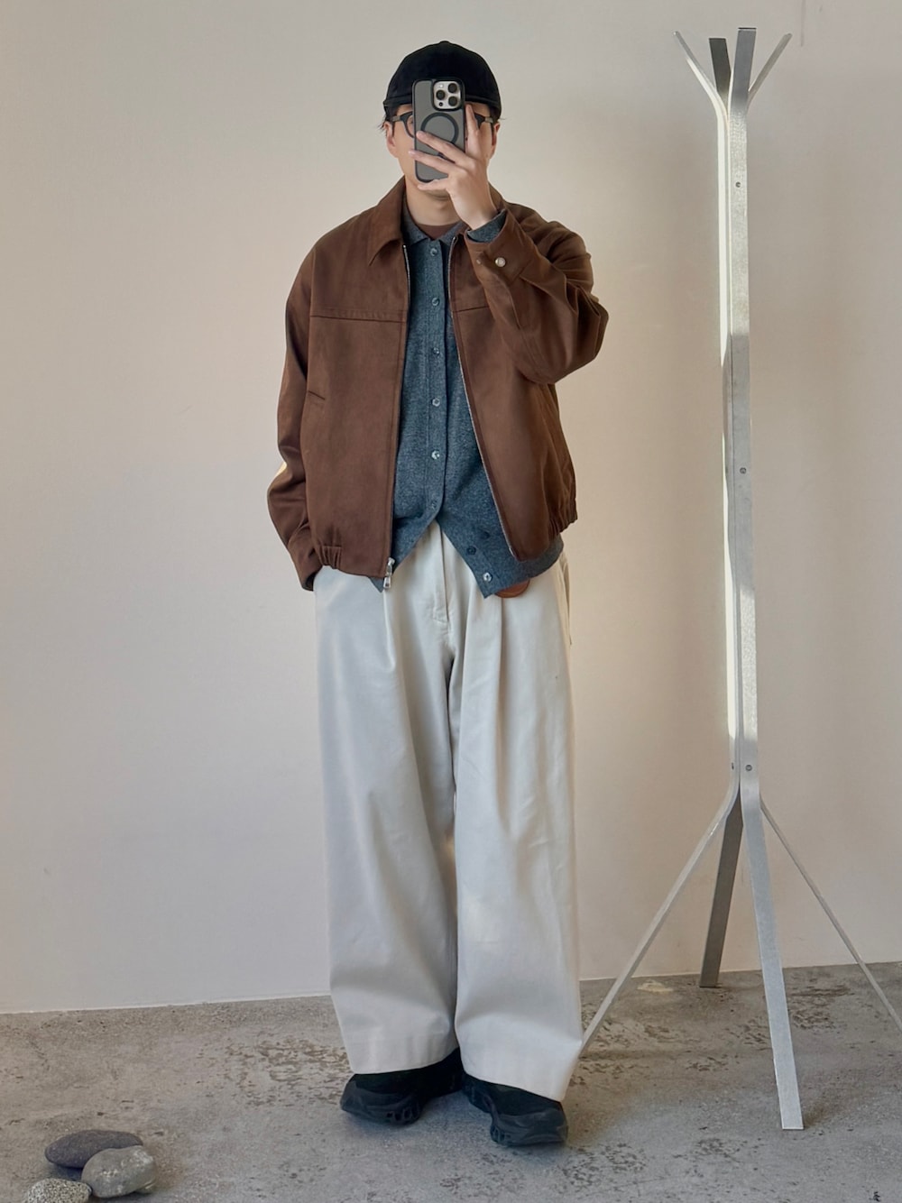 ARTIFICIAL GRAIN / FAUX SUEDE ZIP BLOUSONを使ったメンズ人気