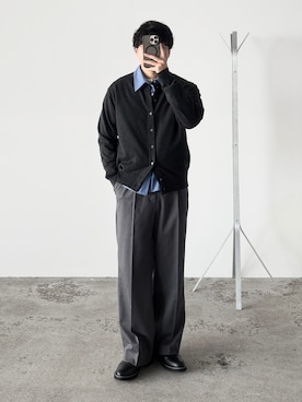 「WYM LIDNM（ウィム バイ リドム）のTECH WOOL GABARDINE STRAIGHT SLACKS 【SET-UP】（スラックス、グレー系）」を使った、kurashinoiyashiさん（メンズ・158cm）の春コーディネート