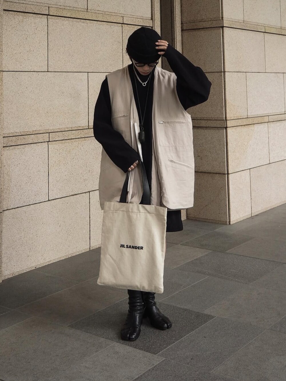 HED MAYNER（ヘドメイナー）の「DOUBLE LAYERED CARGO VEST