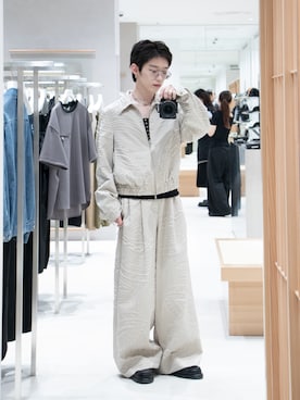 「TAAKK（ターク）の【TAAKK】ZIP BLOUSON（テーラードジャケット、ベージュ系）」を使った、Aoi Sugiyama さん（メンズ・170cm）の夏コーディネート