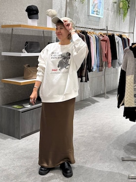 「LEPSIM（レプシィム）のストレッチサテンスカート　497324（スカート）」を使った、kuu__lpさん（レディース・157cm）の秋コーディネート