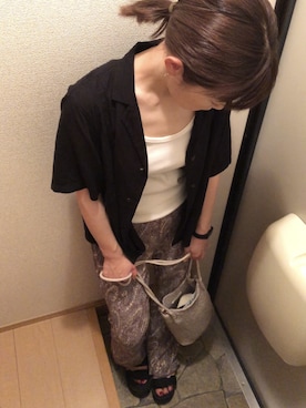 「UNIQLO（ユニクロ）のリネンブレンドオープンカラーシャツ（半袖）（シャツ/ブラウス、ブラック系）」を使った、eriさん（レディース・160cm）の夏コーディネート